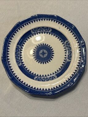 J. Wedgwood Antique Dagger Border Plate